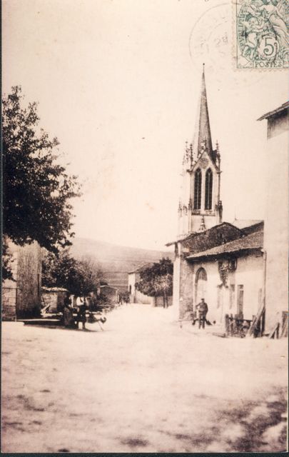 rue-eglise-foule